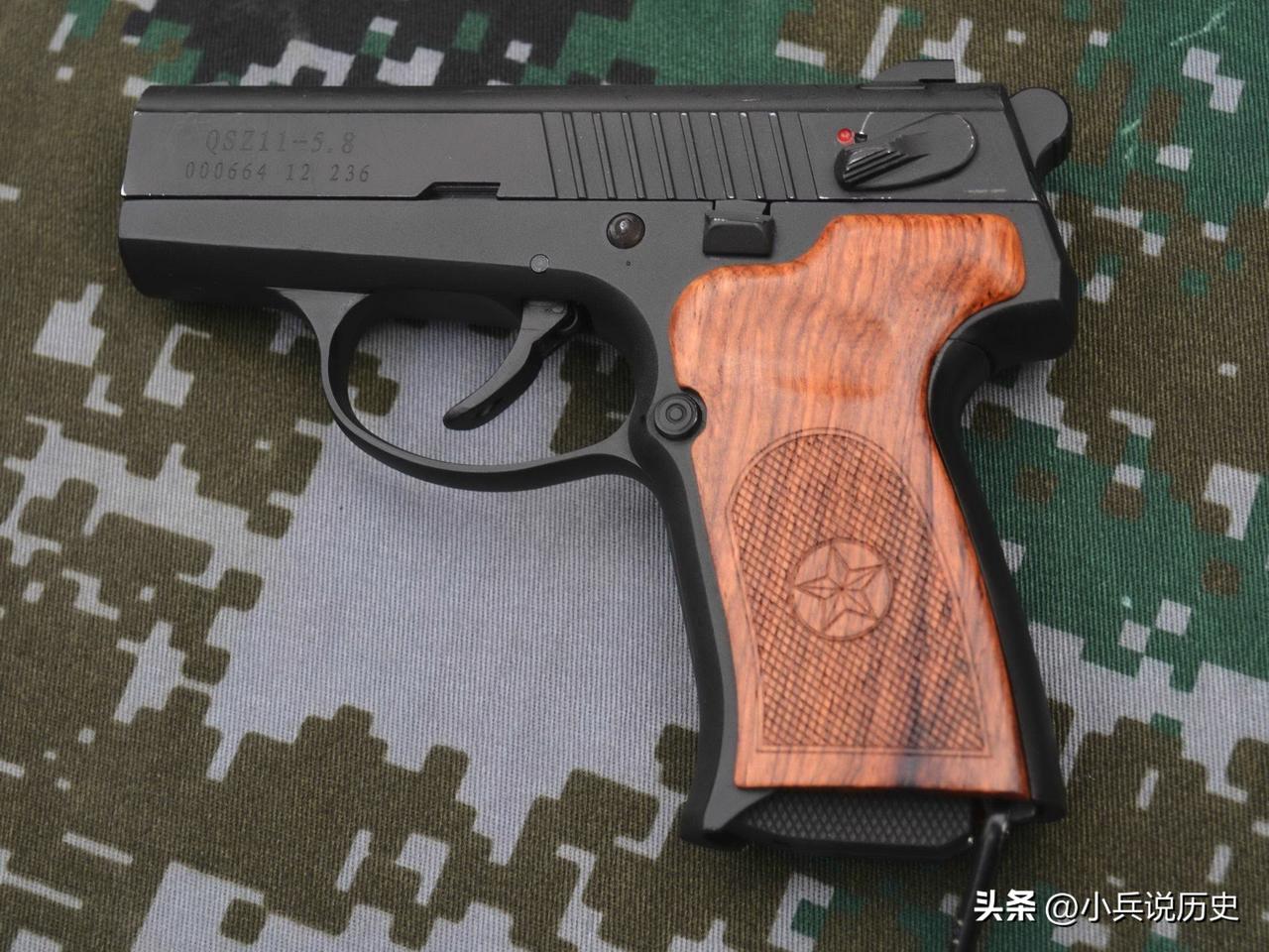 QSZ-11式5.8毫米自动手枪
QSZ11式手枪分配给部队团级以上干部、执行警