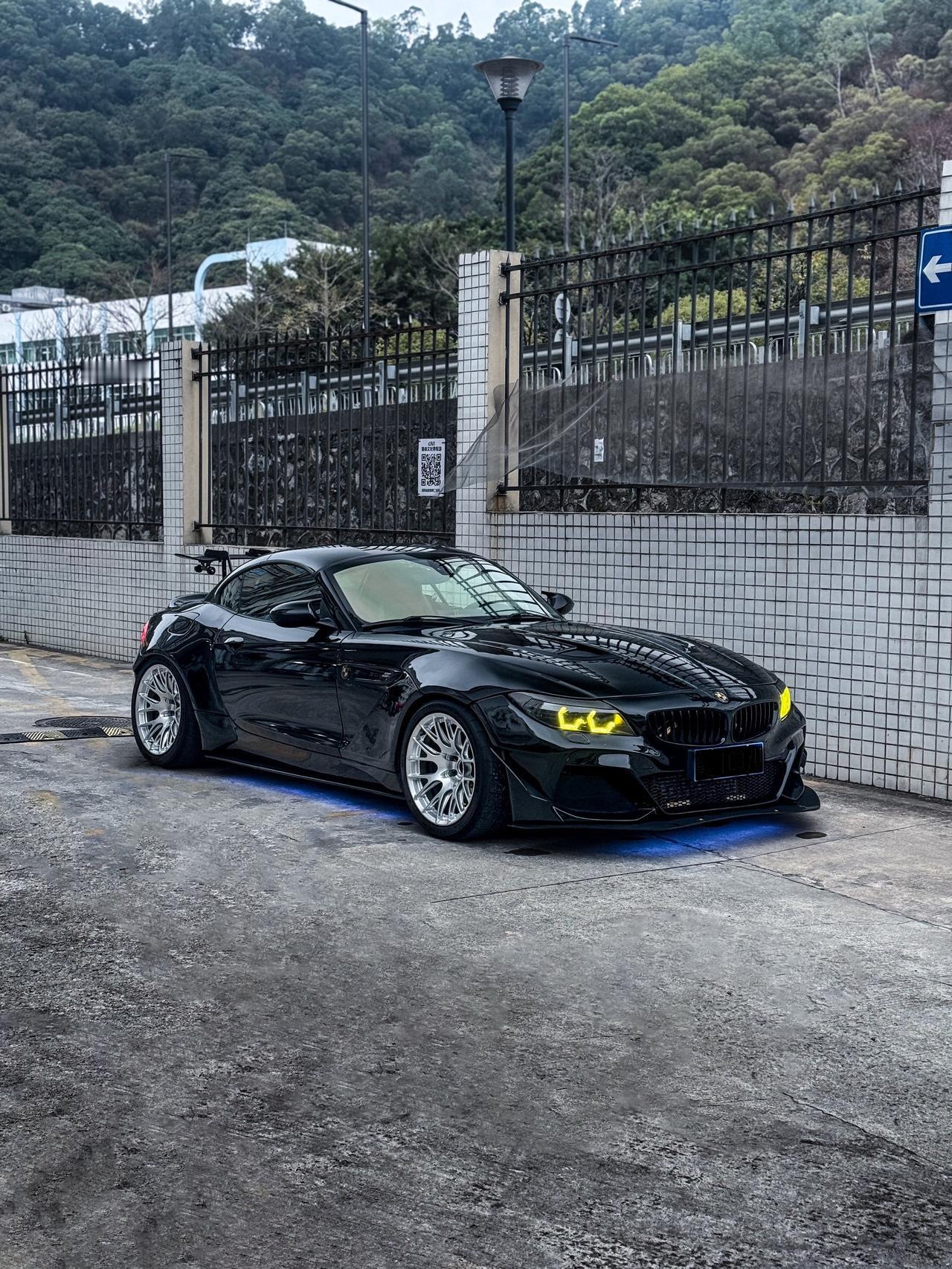 宝马z4 改装车 低趴姿态 改装车文化 z4