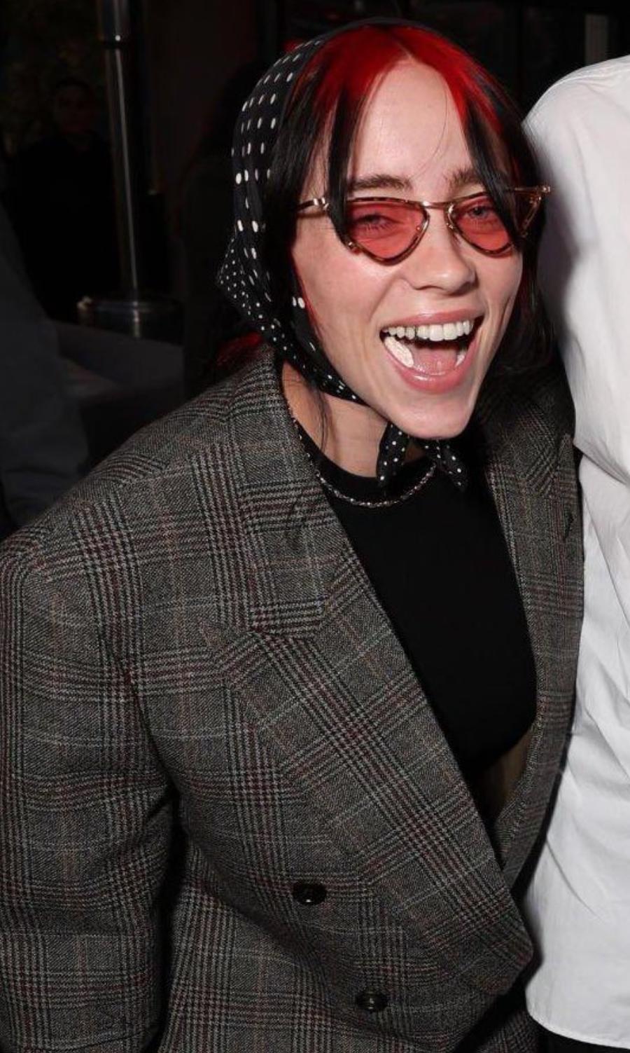 Billie Eilish 有点像春晚小品的白云奶奶！
潮流真的是循环的。