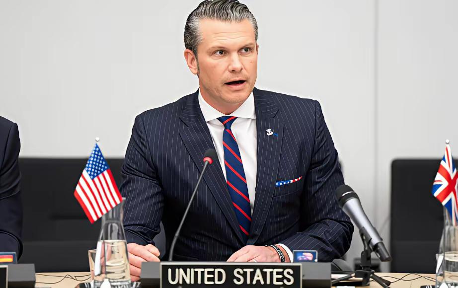 美国防长的话炸了锅：中美要是开打，20 分钟内，他们的航母全得沉！还撂下一句句大