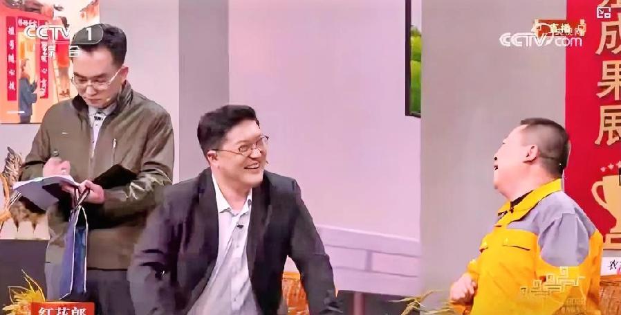 2026年央视春晚，小品舞台上又一次“照见现实”，一部讽刺形式主义的小品《又来了