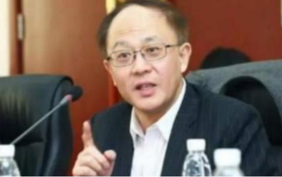 中美“差距”究竟在哪？邱震海语出惊人：“中国辛辛苦苦在14亿人中培养人才，老美是