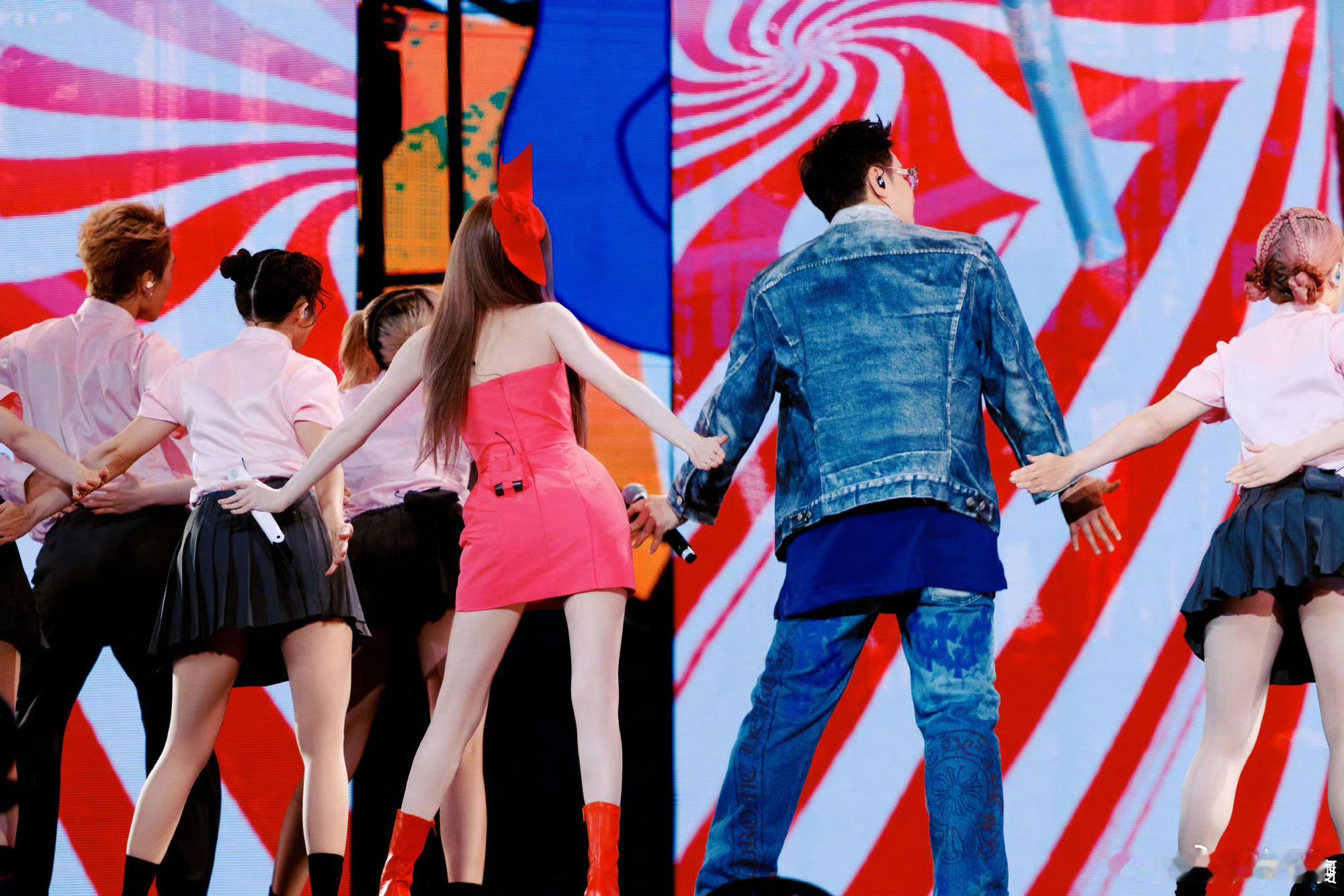 潘玮柏王心凌20年好友首合作 年度最期待舞台！潘玮柏王心凌二十年好友终合体，默契