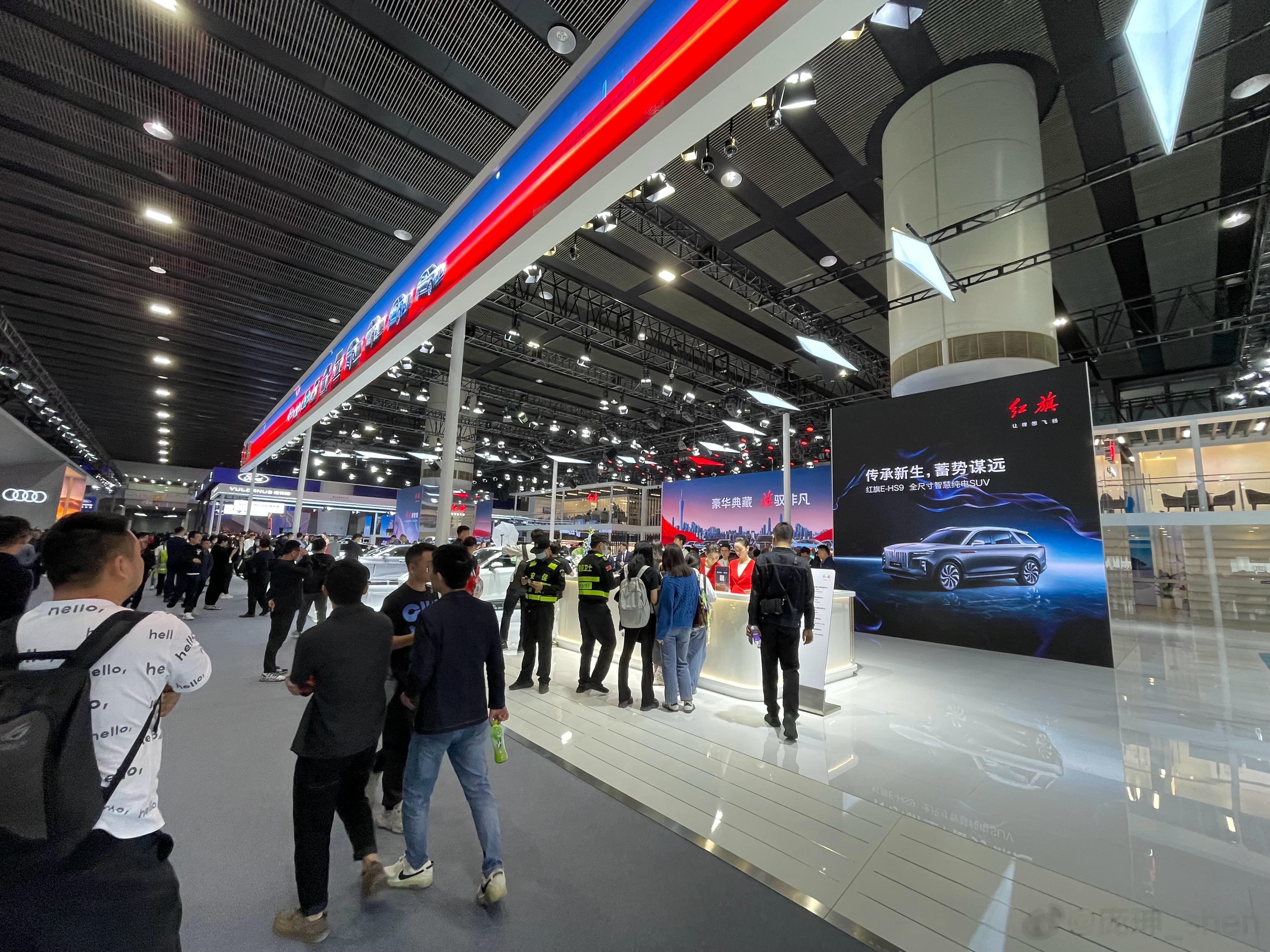 最想看的那款红旗，在车展肯定是看不到的，20年后可能可以[二哈] ​​​