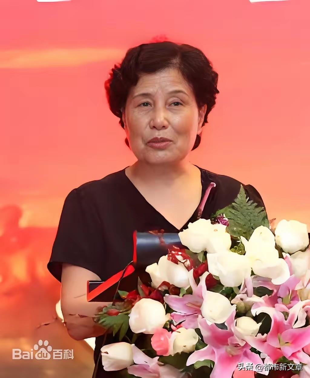 原桂林市长，自治区副主席袁凤兰
​​袁凤兰，女，汉族，1942年生于陕西临潼，给