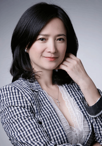 何晴生前坚持健身打拳何晴老师用经典角色留在了观众心里，生活里又活成了飒爽的模样，