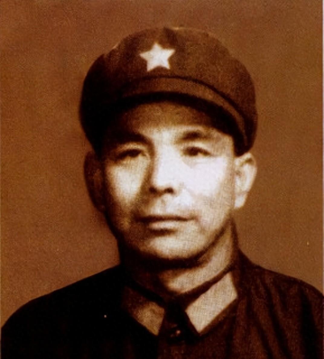 1976年周总理追悼会举行前，警卫员披露汪东兴曾密令延迟追悼会，这一背后原因揭秘