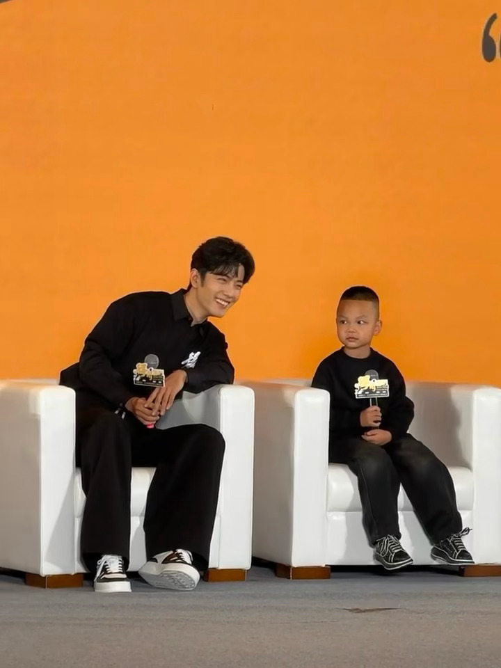 原来动态版是这样的，我也要靠近摸摸头