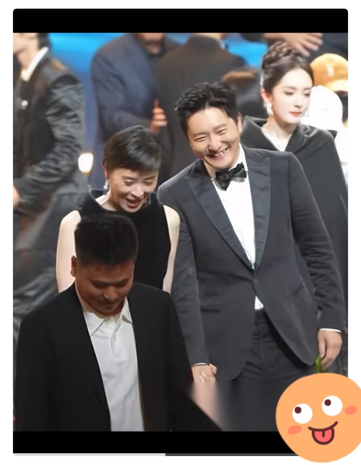 白玉兰奖，名利场的修罗镜。 
 
镜子一面照着吴越。 
 
去年拿奖，今年陪跑。
