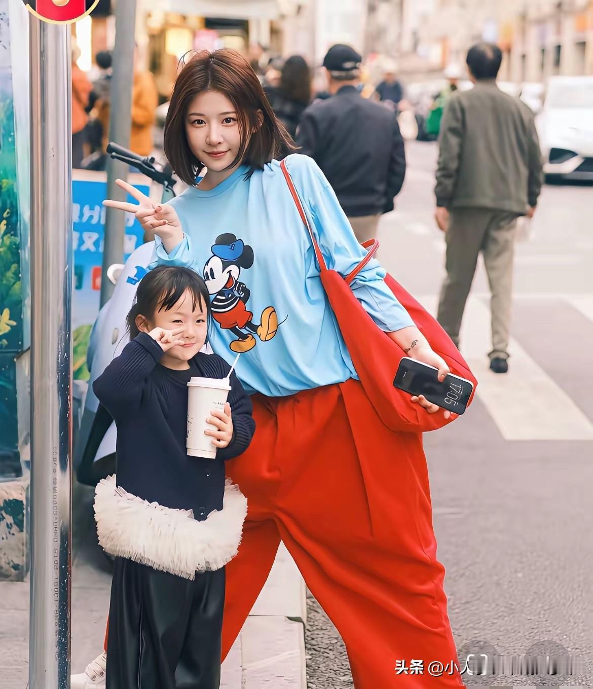 这个姑娘，年纪轻轻生了王思聪的女儿，现在晒晒日常就能衣食无忧。
资本的游戏不是小