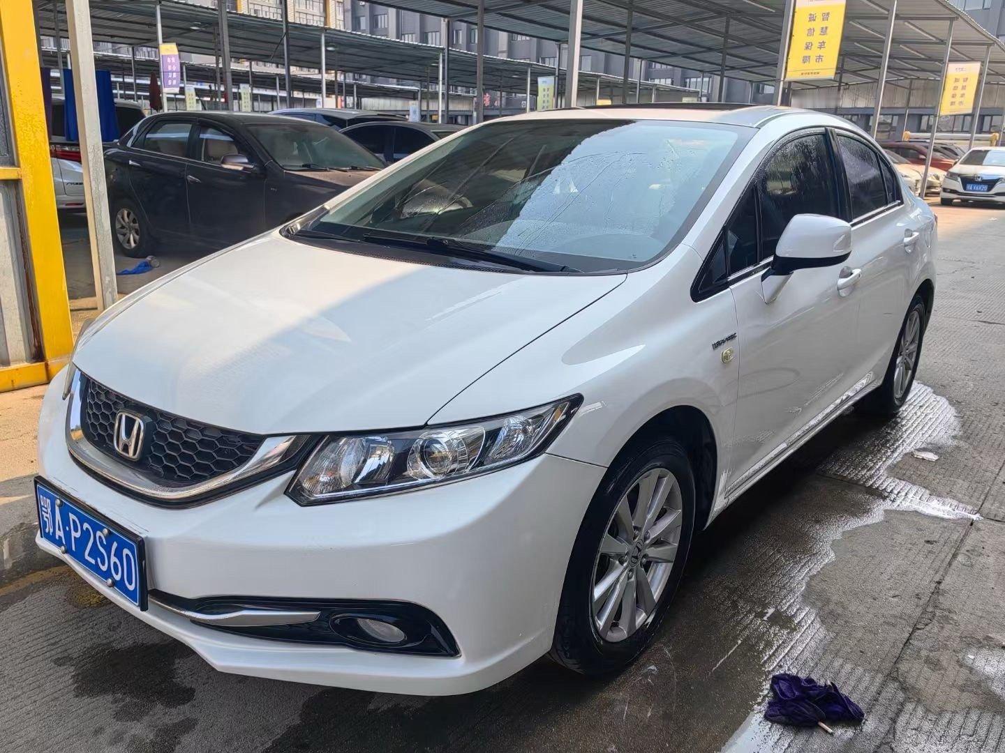 16年一手本田思域，1.8自动舒适，两个面油漆，其他原版原漆，完美车况，小跑11