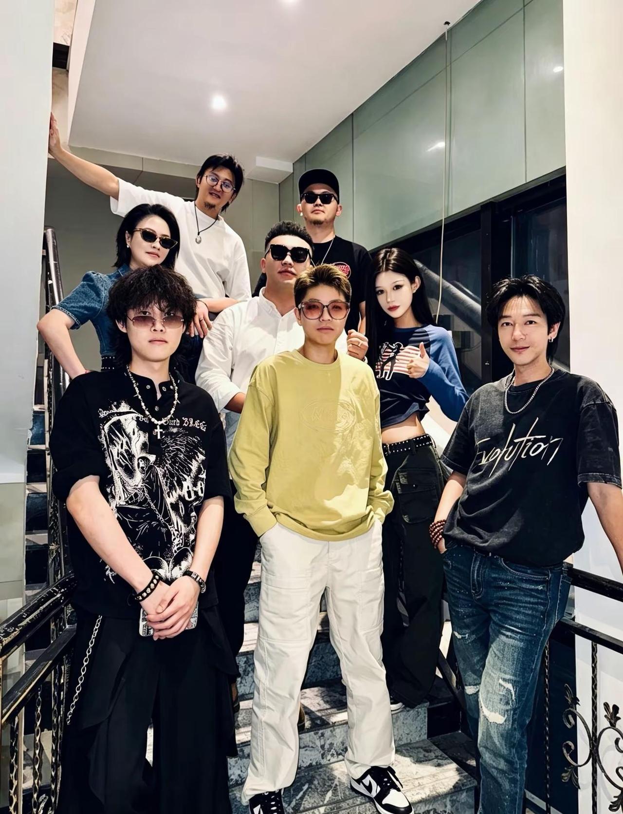 音乐，生活，自由，我们团队ootd 没点拽味玩不到一起 不贰音乐现场