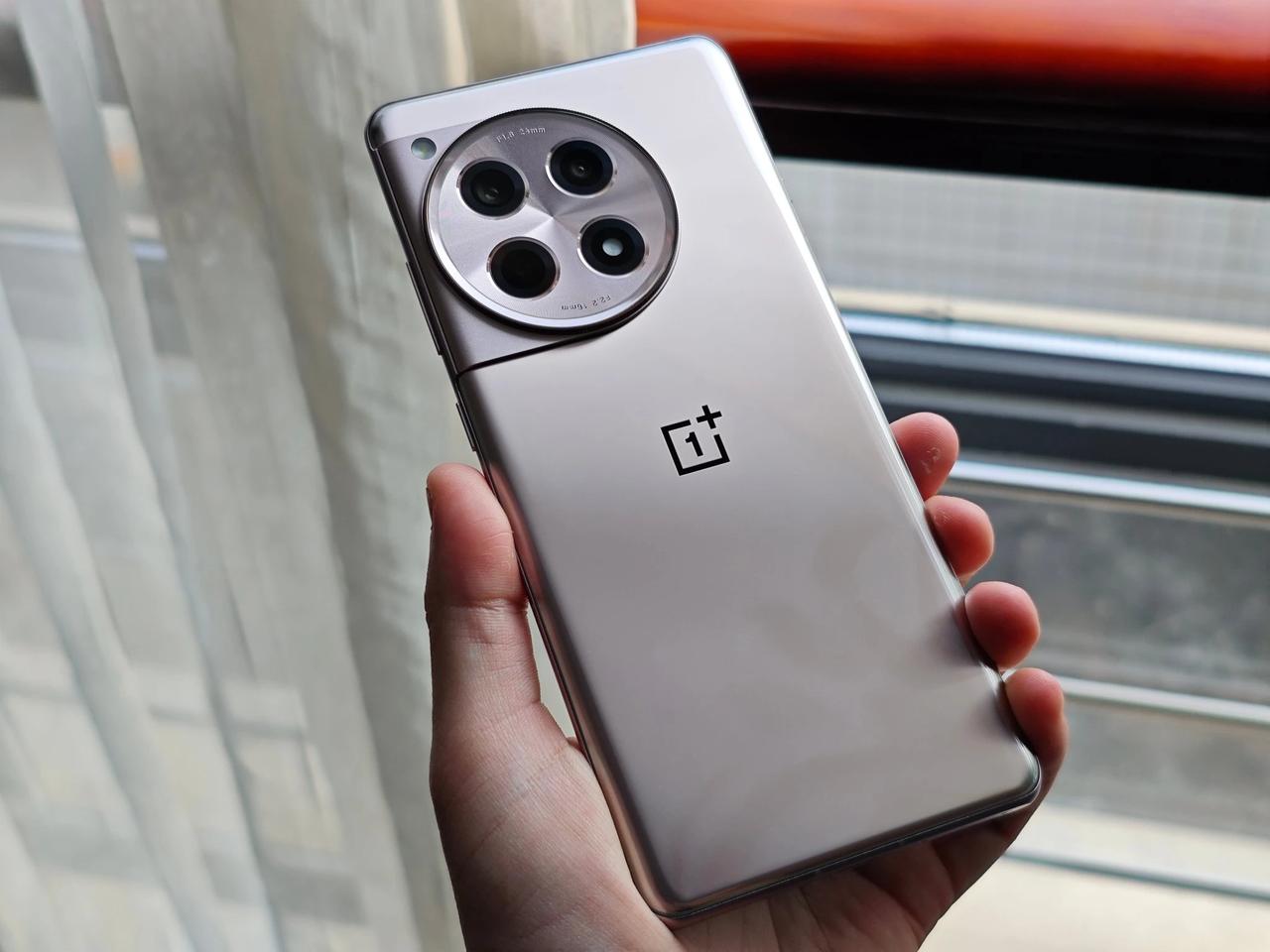 2500元以内可优先考虑红米K80、荣耀200Pro、一加Ace3Pro、真我N