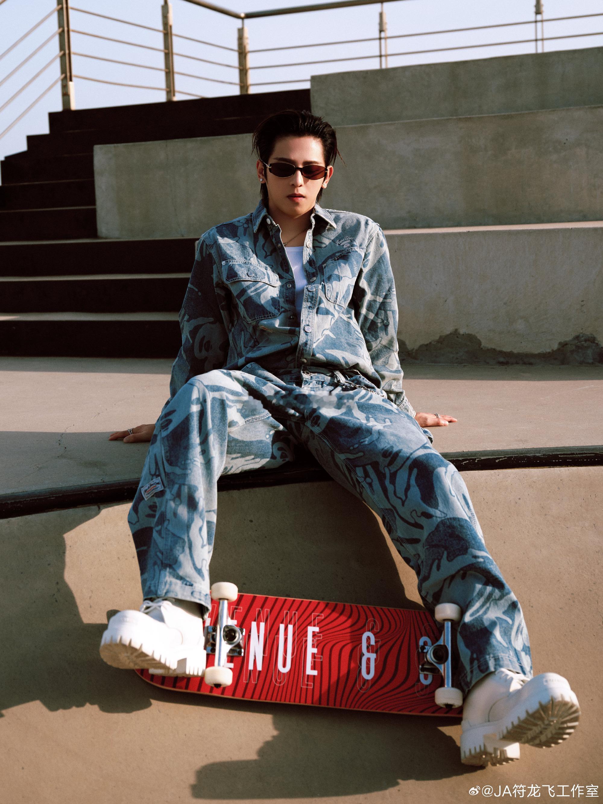 符龙飞直播怼黄牛符龙飞让粉丝别买黄牛票 符龙飞处理黄牛的方式是教科书级别的，用幽