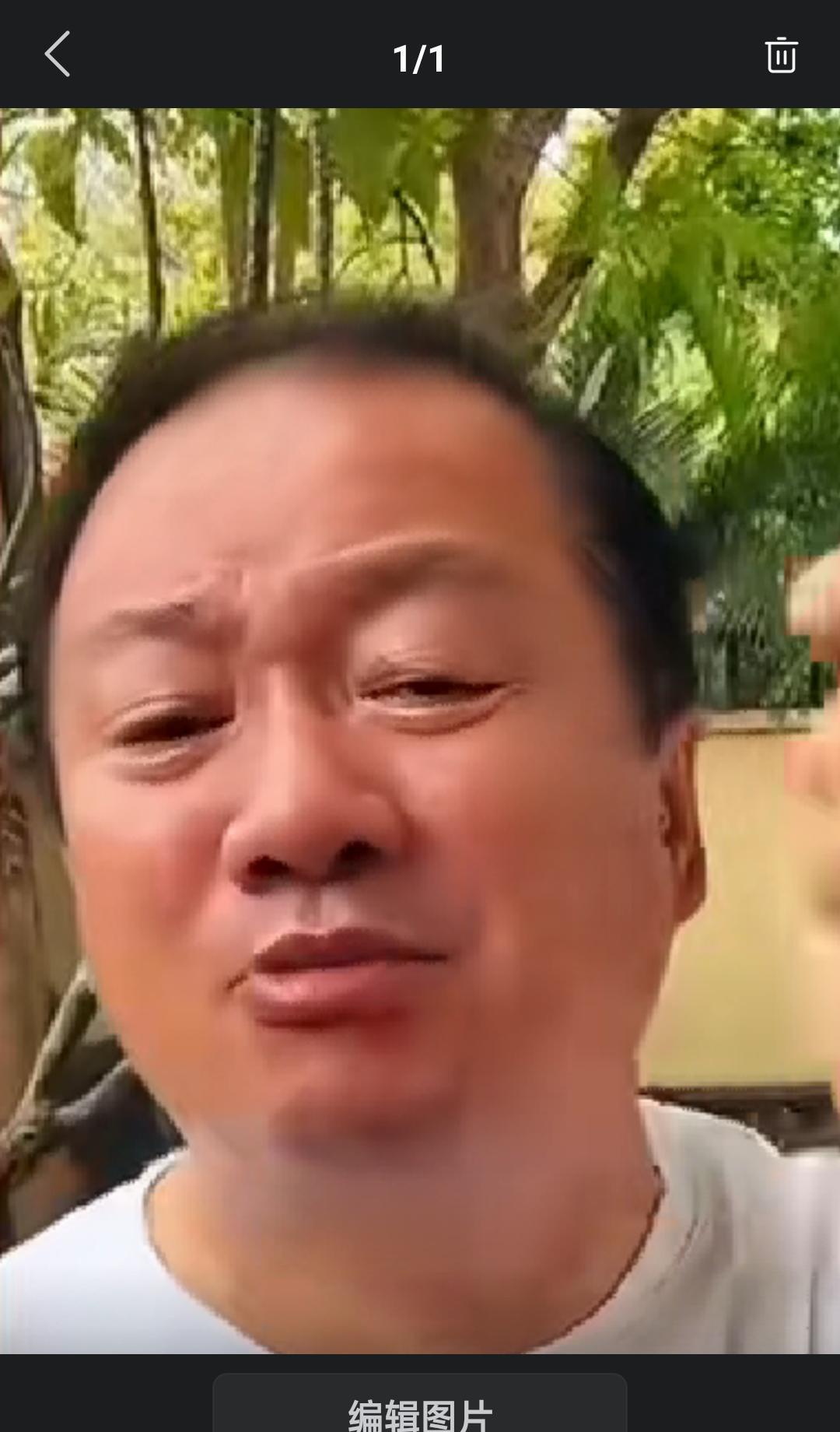 女儿直播哭诉父亲太狠心，3个月后她单场带货突破50万观看。
唐建军账户只剩34元