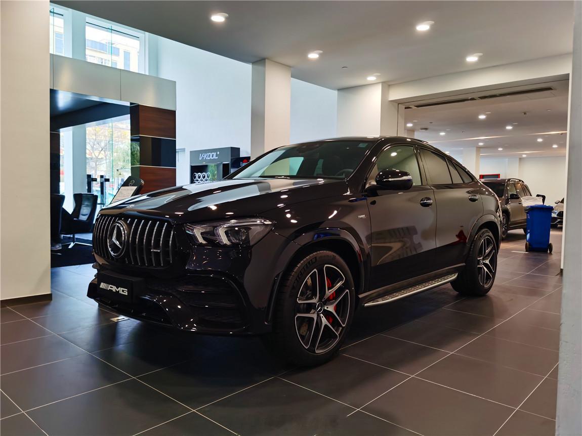 奔驰 AMG GLE53 Coupe 黑外/红内折扣力度真的香啊，现车优惠11万