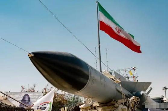 爆点！伊朗收比特币通行费，特朗普低头求合资，霸权已露败相太解气！伊朗硬刚特朗普，