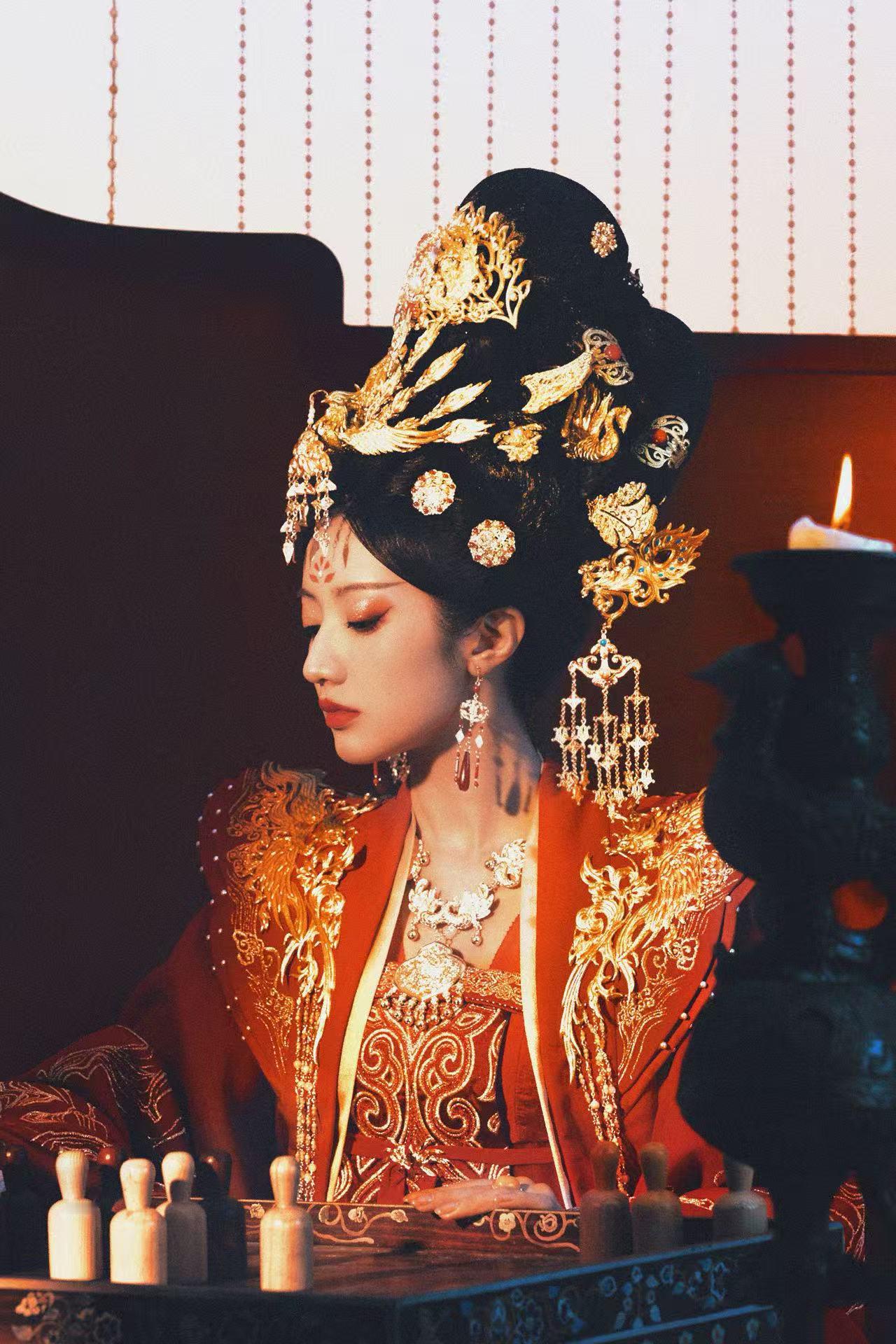 伍元照是黄羿的首位大女主  看黄羿演戏就像看自家妹妹一步步成大器，从懵懂小荷到霸