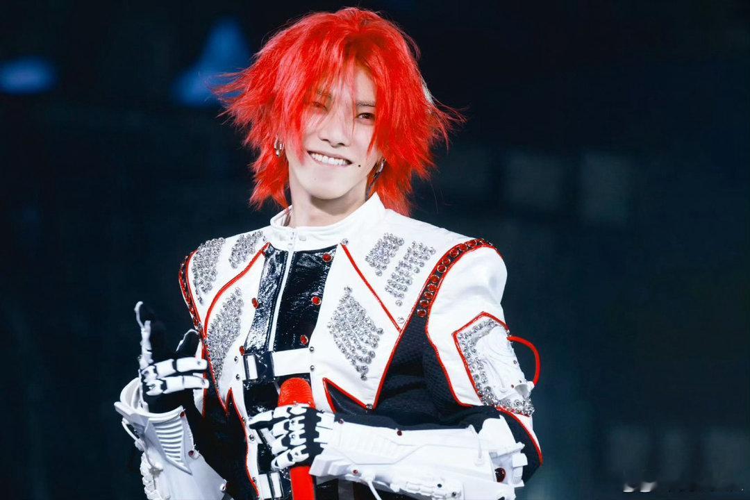 华晨宇南京演唱会华晨宇火星2.0南京首演 火星2.0南京首演正式开启，全新升级沉