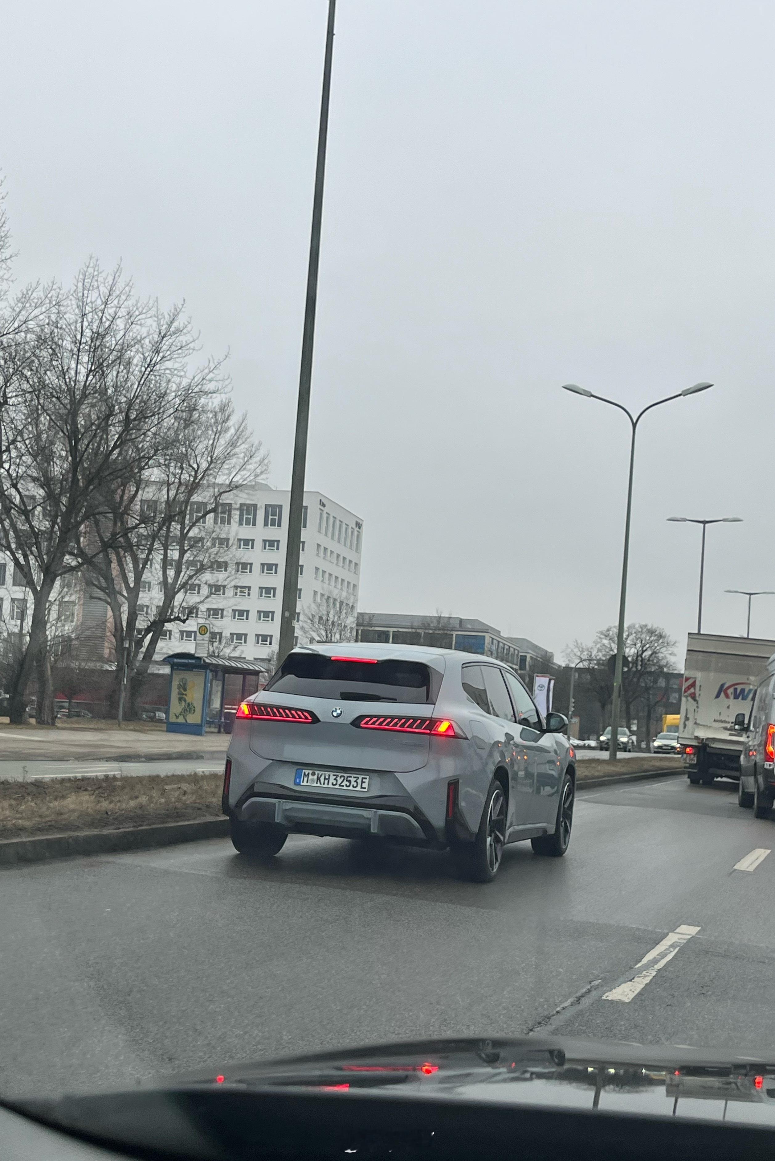 灰色好看yz77聊车宝马ix3