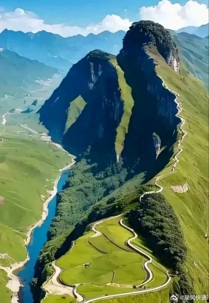 人心中的成见是一座大山请不要擅闯此地，此乃我坤宗宗门所在 ​​​