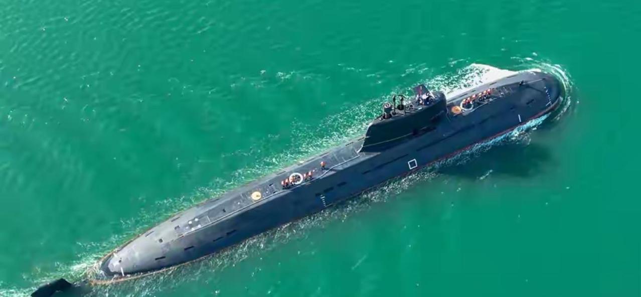 039系列潜艇是如何超越日本常规潜艇的！  

039C作为中国常规潜艇的新锐代