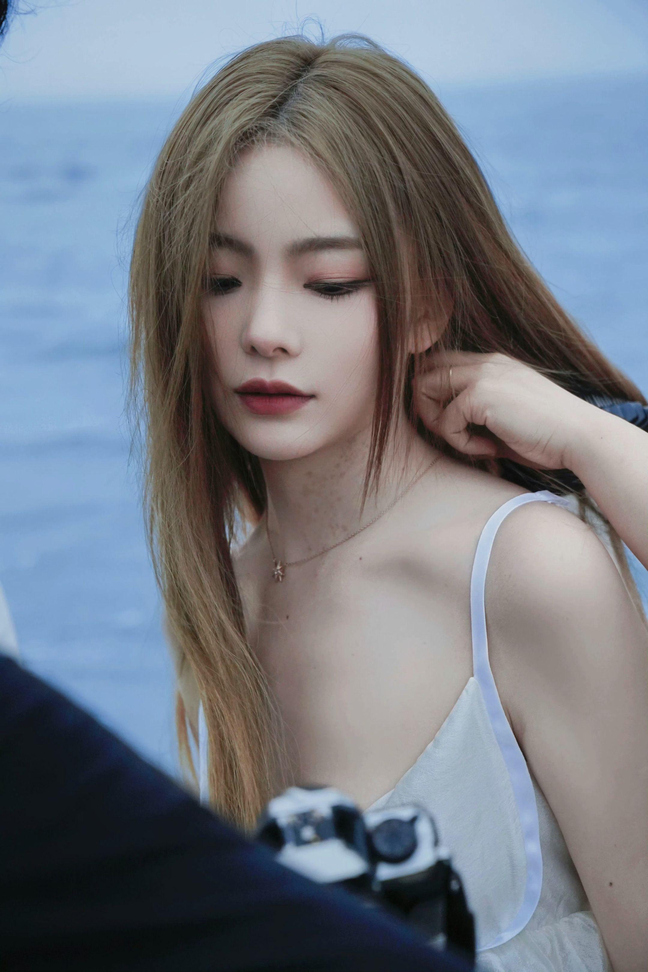 陈卓璇的美，是翻不过去了💗💙 。