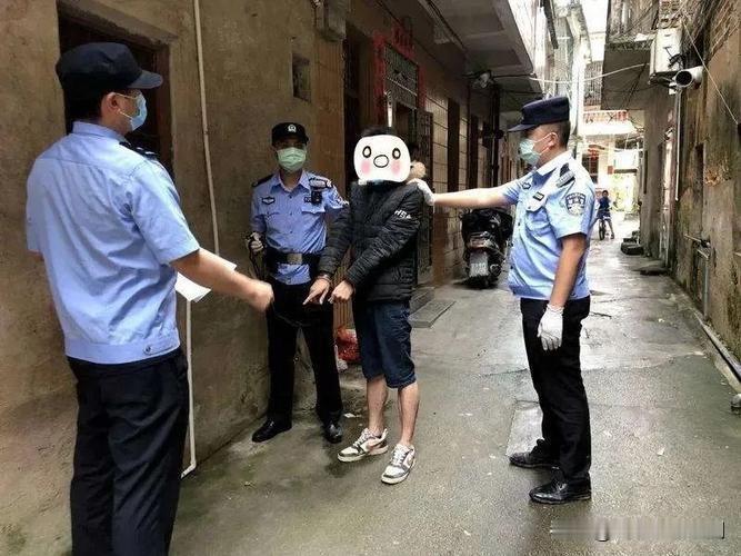 近日上海宝山发生一起新型隔空盗窃案，嫌疑人全程不露面、不撬锁，先在二手平台假扮买