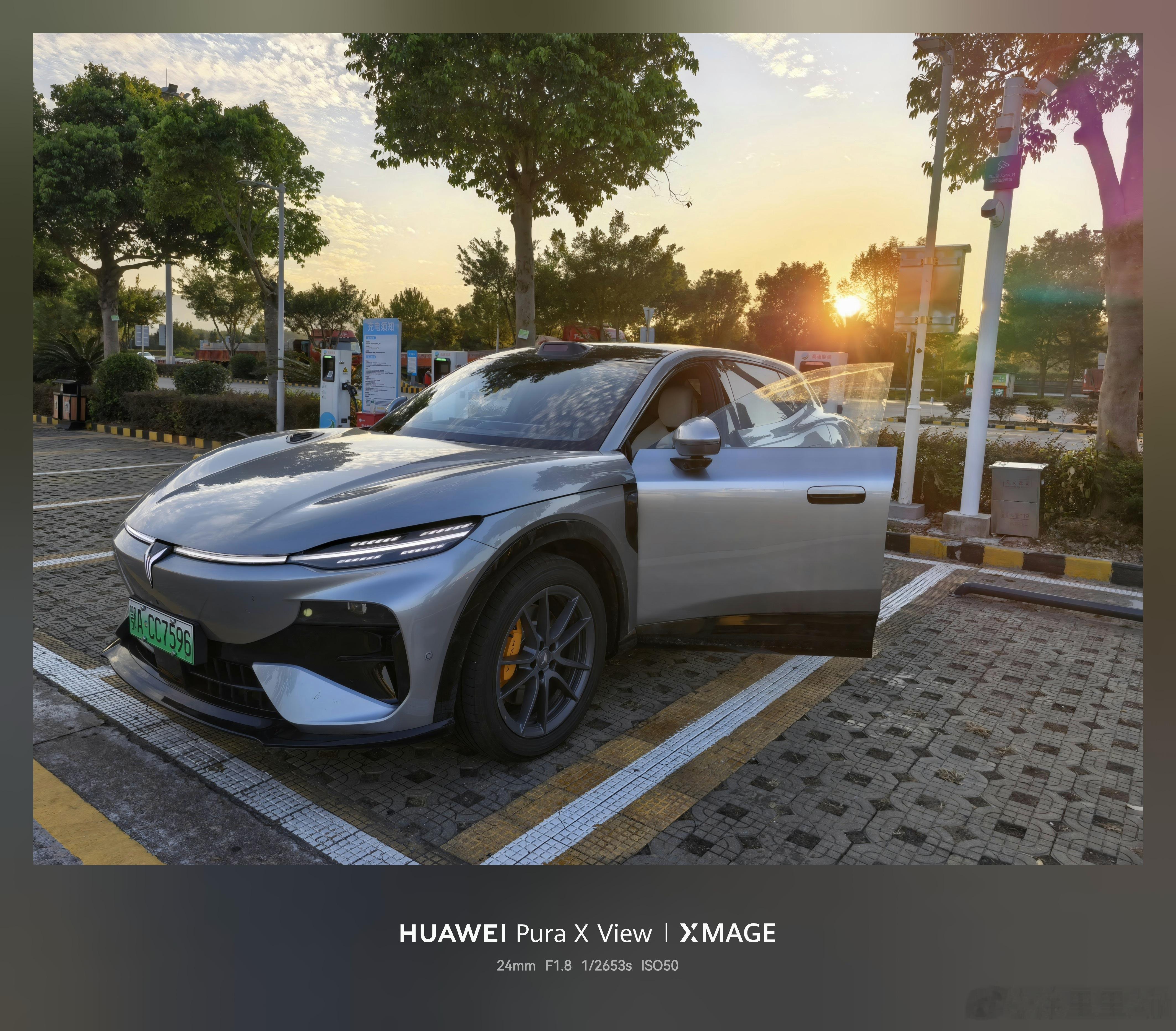 岚图的追光S确实是一台被市场低估的好车。瞄了一眼销量。不知为何9月才卖了3250