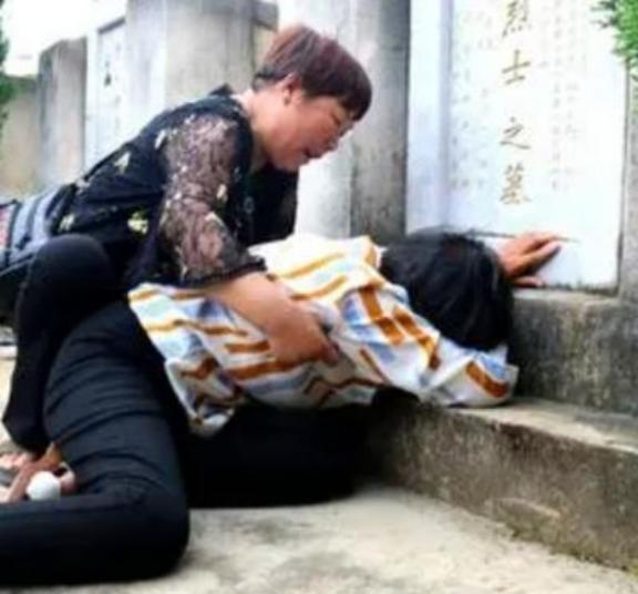 1984年，新婚三天的战士，在前线壮烈牺牲，谁知，妻子竟然转身就嫁给了丈夫的亲哥