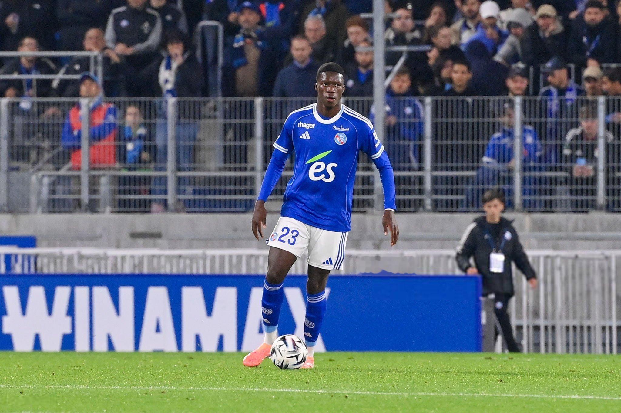 金赛拉更新了一些消息切尔西对多特蒙德官员公开表示有意永久签下安塞尔米诺感到不满，