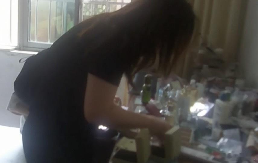 当纯情男遇上捞女“我除了命给不了她以外，其他都能给。”28岁的上海男子小林，这样