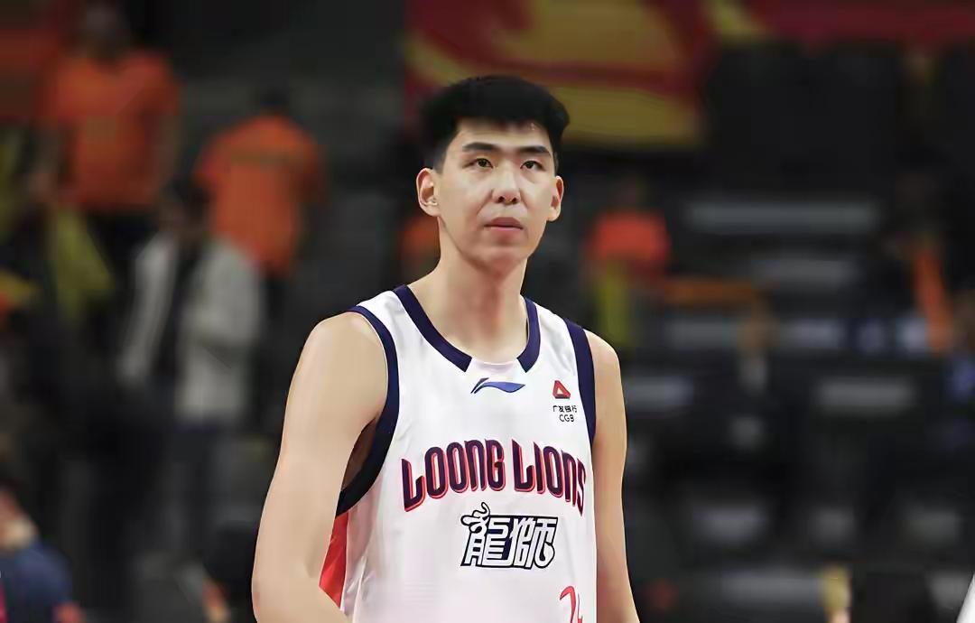 广东宏远还是内线太差，放走了徐昕挺可惜的。广东要破北京内线就多跑位多传球找空档投