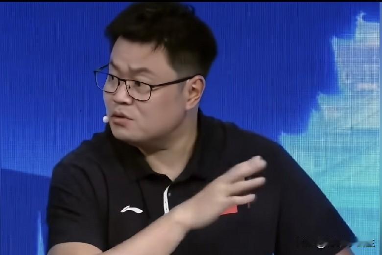 松岛辉空为何打不过王楚钦了？侯英超不小心把实话说了！

昨天侯英超在分析周启豪对