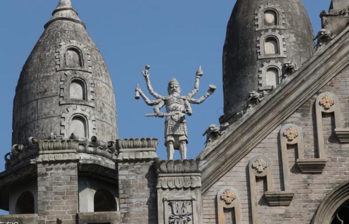 武汉的古德寺 真的是中国寺庙里一个非常“另类”的存在了，
因为看着非常的不传统，