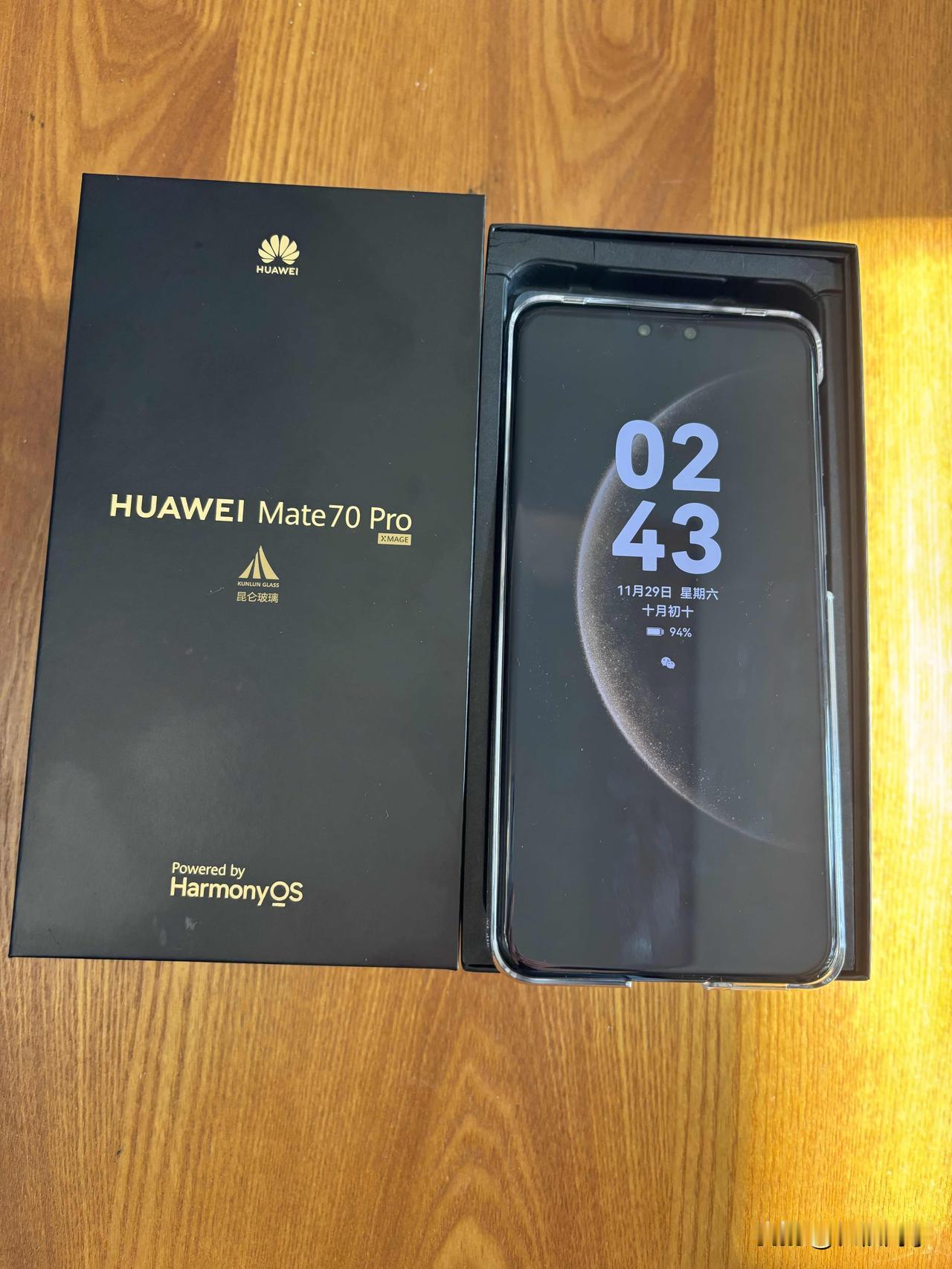 今晚给LG庆祝生日🎂。像找到一个最恰当的吃蛋糕理由[星星眼]。

我们团伙三人