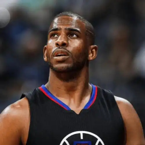 Ramona Shelburne报道，在球队赛季揭幕战惨败给爵士后，保罗试图让球