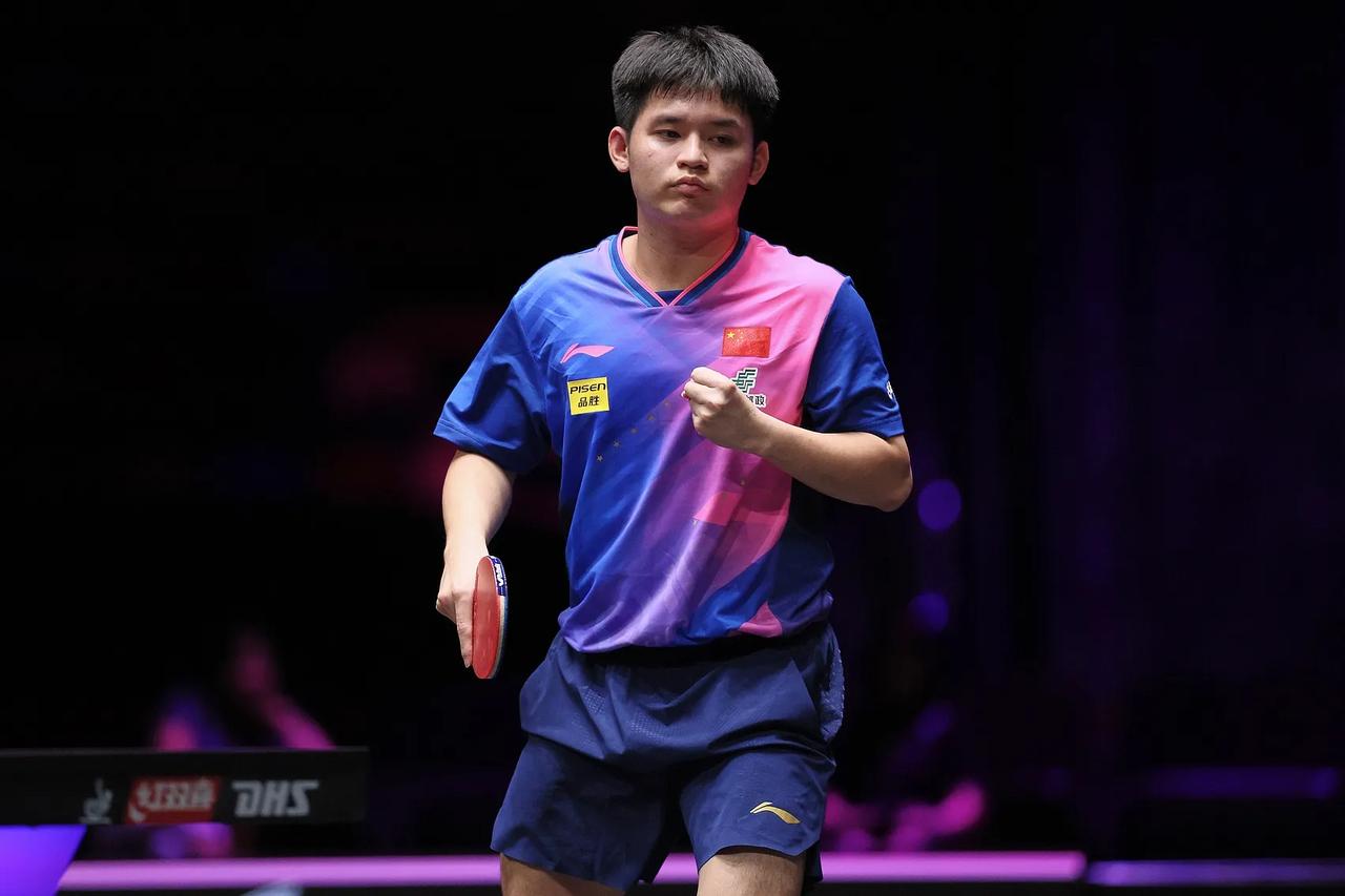 国乒男单独苗林诗栋 3 - 0 击败篠塚大登，成功晋级决赛，将与张本智和再度展开
