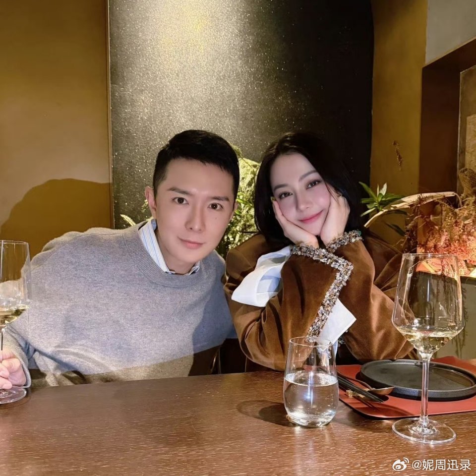 面色红润有脸颊肉笑眯眯 真好幸福小巴万万岁 