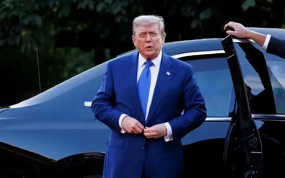 美国总统特朗普的关税政策引起了大家的不满。这时候，美国总统特朗普为了改变美国所拖