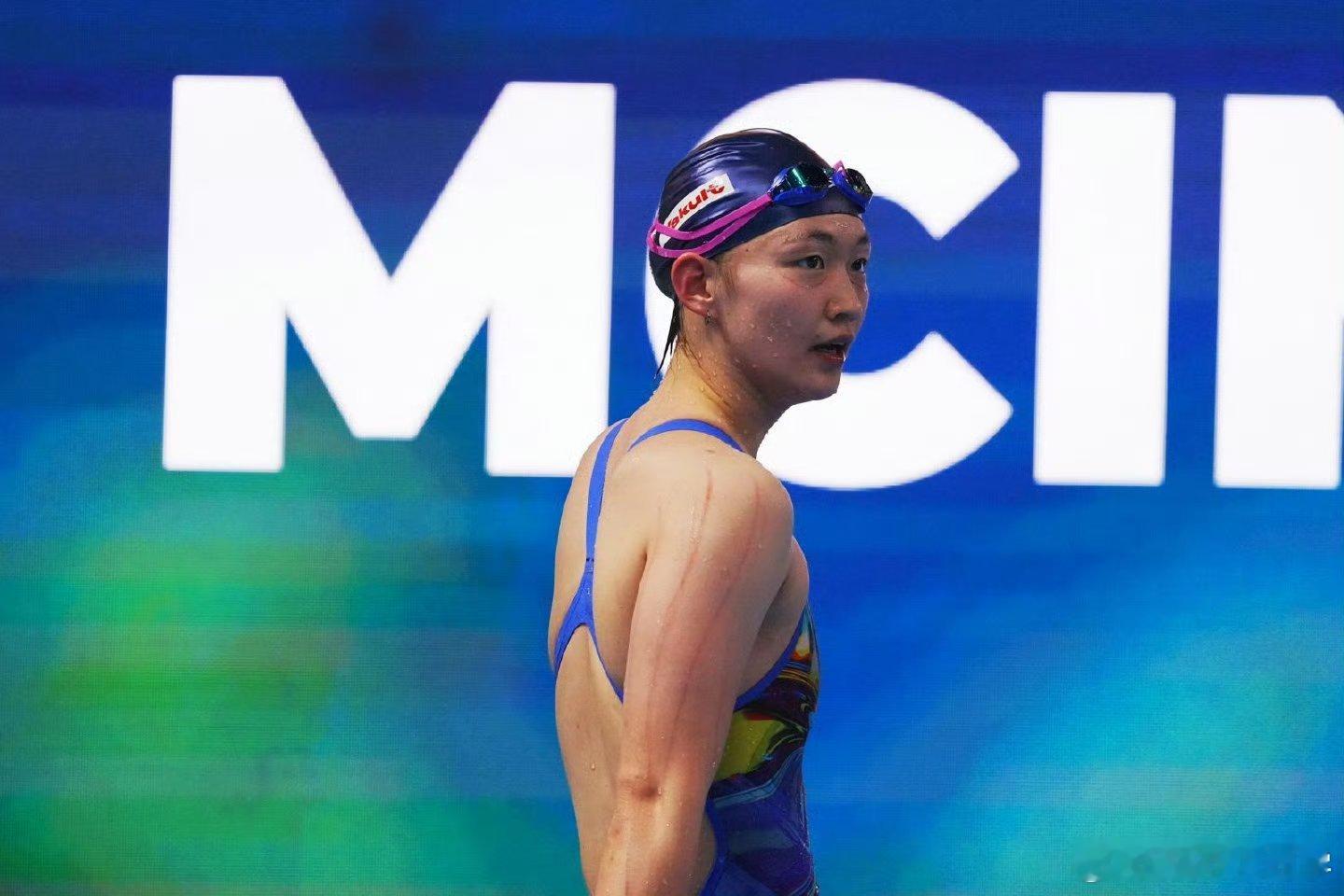 李冰洁400米自银牌在女子400米自由决赛中，麦金托什获得金牌，李冰洁超越莱德基