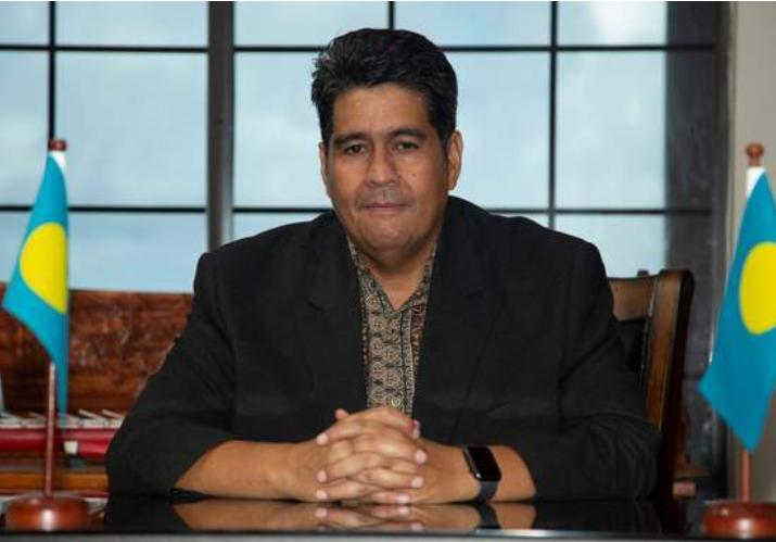 “中国你别逼我，我有权选择跟台湾当局做“朋友”，你管不着”。帕劳总统惠恕仁最近在