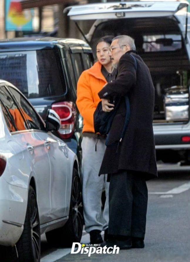 D社曝金敏喜怀孕 ，韩国网友舔了一下嘴唇被毒死了 