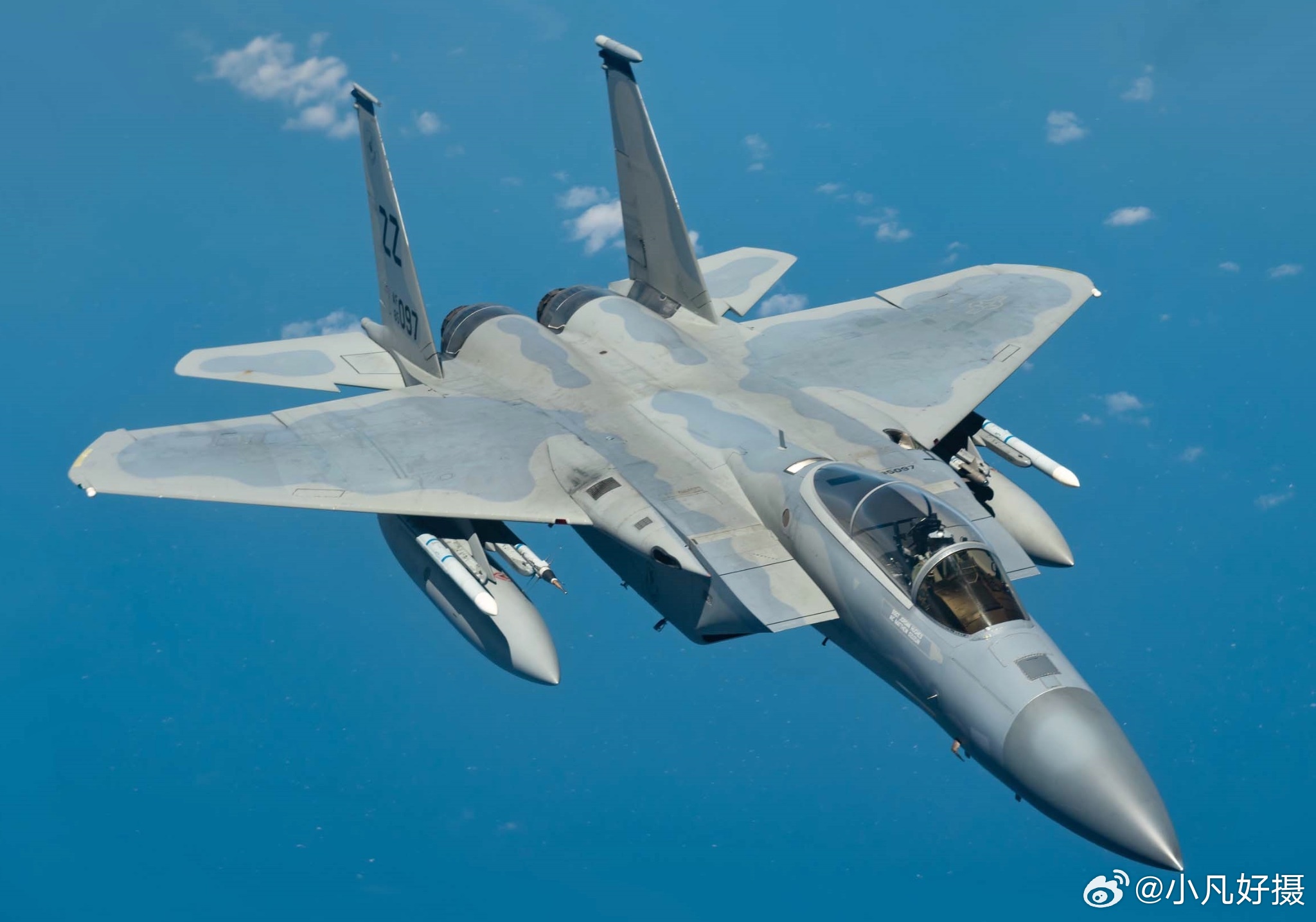 【伊朗称击落一架美军F15战斗机】据伊朗迈赫尔通讯社5日报道，伊朗防空部队在厄尔