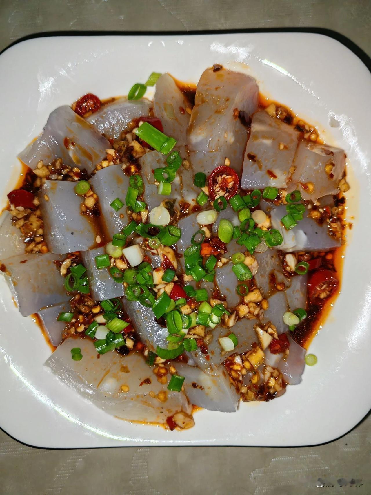 林哥家红苕粉，做滑肉，炸酥肉，勾芡，做凉粉，做凉皮，做嫩肉粉，安逸的很……