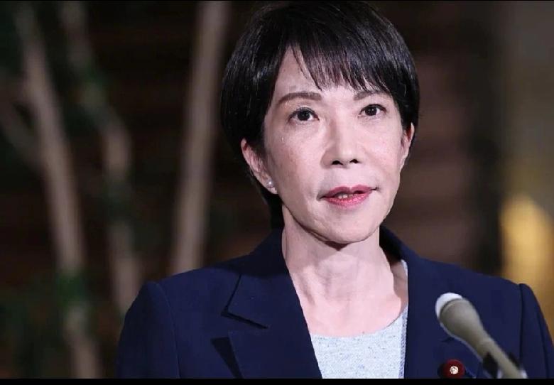 高市早苗的荒唐言论，现在已经成了勒在日本经济脖子上的死结，越挣扎收得越紧。
最先