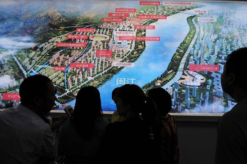 撕裂的9月：泉州楼市的政策推力与价值重估

同一个城市，同一个月份，房价走势却像