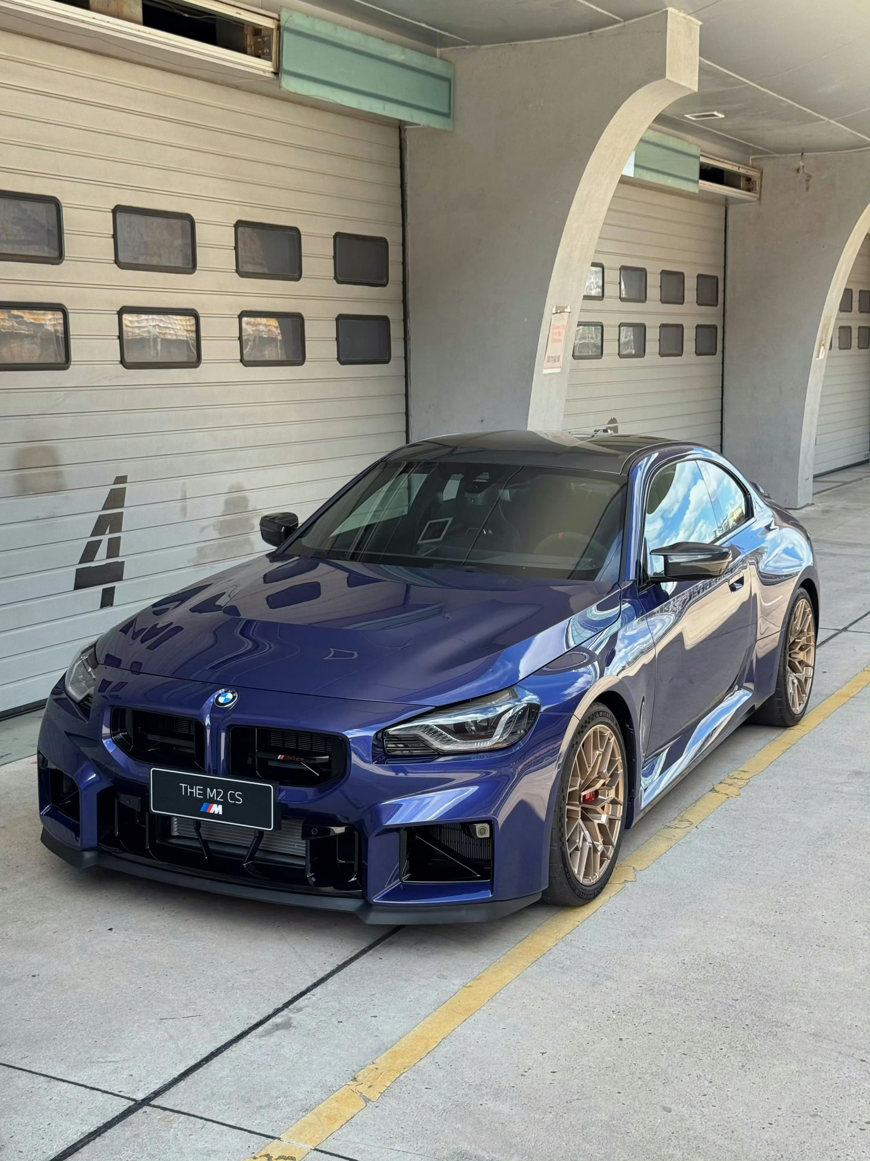 刚才和朋友（M资深玩家）聊到M2CS，不出意外他对20万的差价，有话要说。首先他