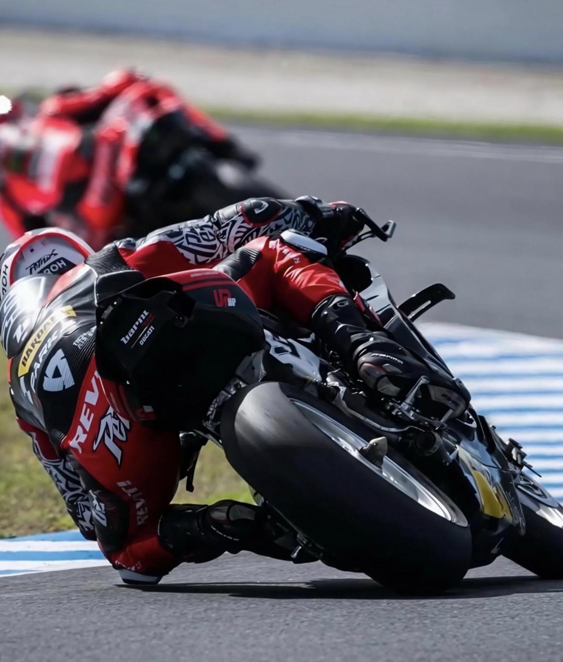 说起 WSBK 法国马尼库尔赛道，不少车迷最先想到的不是极速表现，而是阿德莱德 