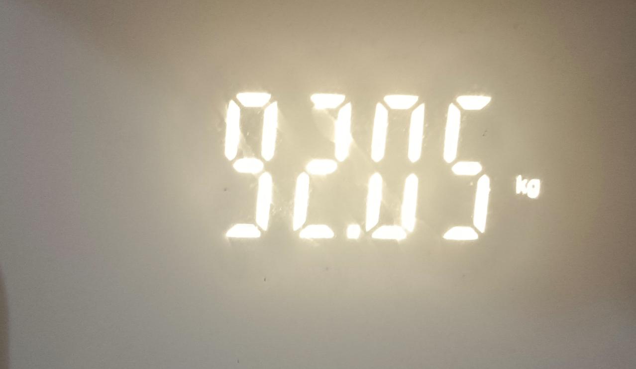 减肥记。我的体重从215斤到184斤用了近十年，最近打算练八块腹肌。对于像我这样